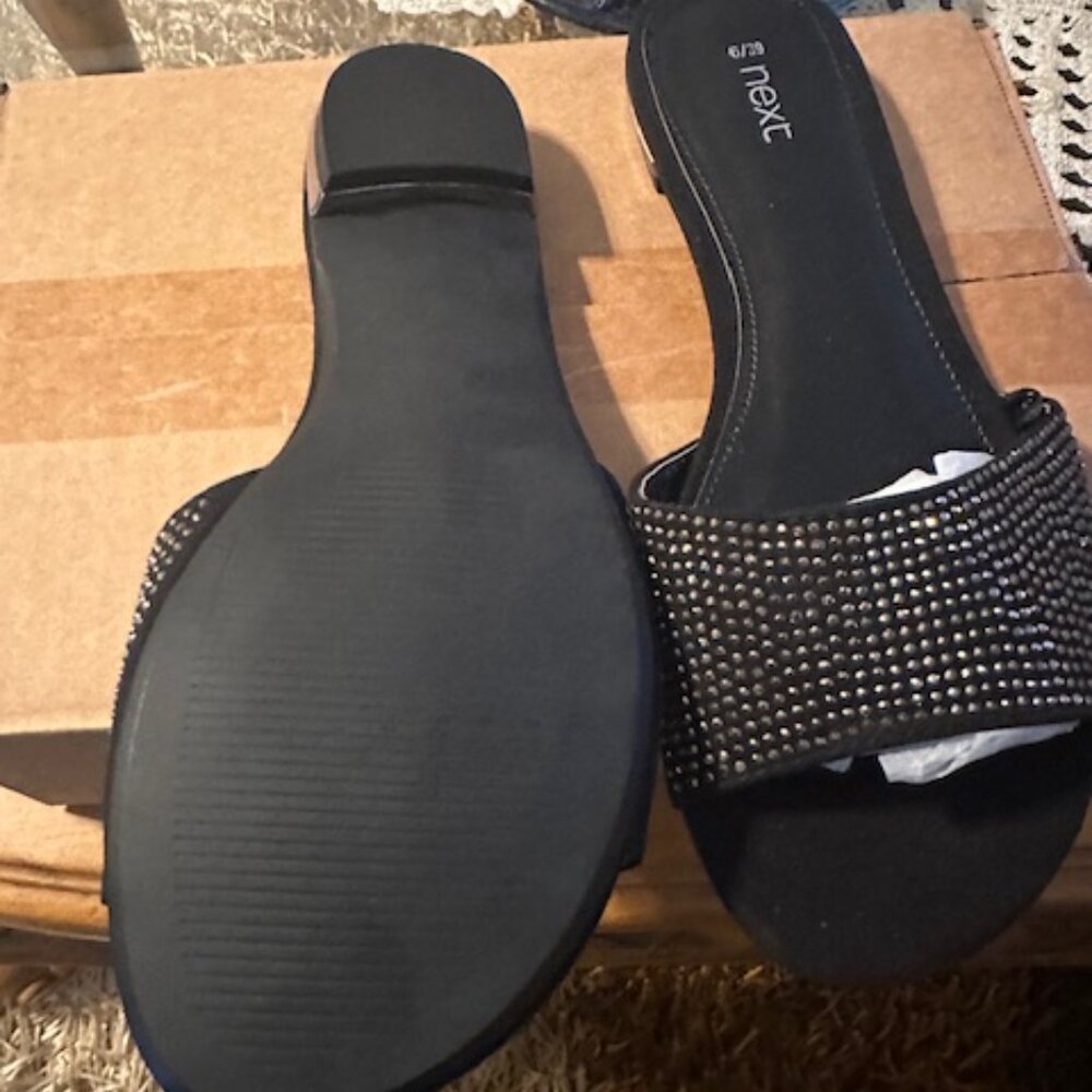 sandles - Picture 2 of 3